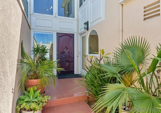 Photo 3 of Sale Pending at 4 Gingertree Ln, Coronado, CA 92118 | MLS# 260013293SD | Listing updated on 2026-07-02