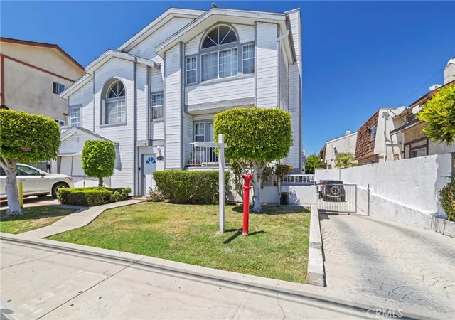 Homes for sale in Hawthorne, CA | 13729 Doty, Hawthorne, CA 90250 | MLS# SB26119396