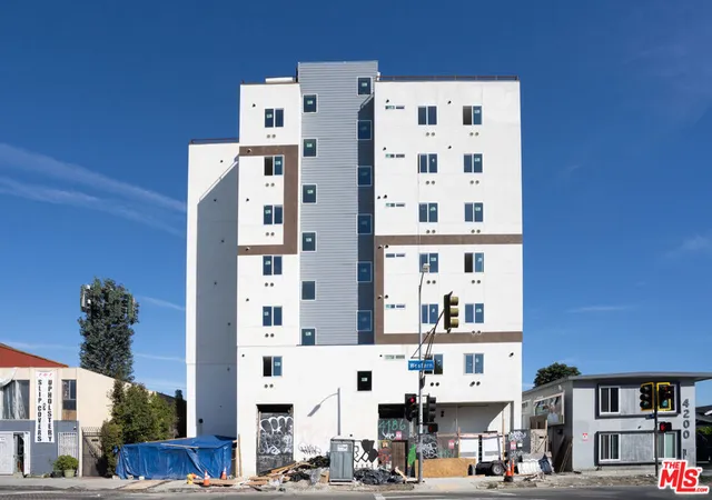 2nd image of 4186 S Western Ave, Los Angeles, CA 90062 | MLS# 26841461
