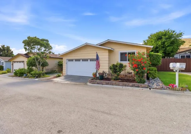 Photo 3 of Manufactured home for sale at 213 Mountain Springs Dr #213, San Jose, CA 95136 | MLS# ML82048443 | Listing updated on 2026-10-07