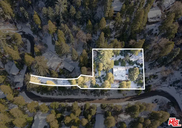 Homes for sale in Crestline, CA | 24015 Altdorf Dr, Crestline, CA 92325 | MLS# 26841769