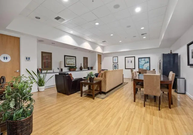 Homes for sale in San Diego, CA | 350 W Ash Street, San Diego, CA 92101 | Houzeo