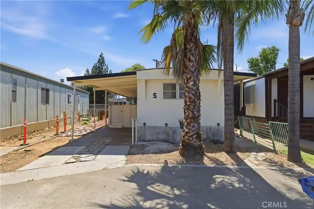 Manufactured home for sale at 5000 Pierce Rd #5, Bakersfield, CA 93308 | MLS# DW26119700
