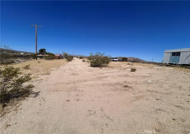 16th image of 62756 Petunia Dr, Joshua Tree, CA 92252 | MLS# CV26118067