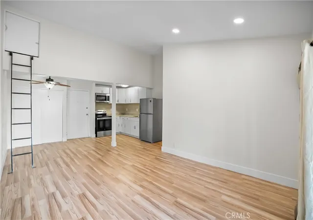 Homes for sale in Canoga Park, CA | 21801 Roscoe #206, Canoga Park, CA 91304 | MLS# SR26118175