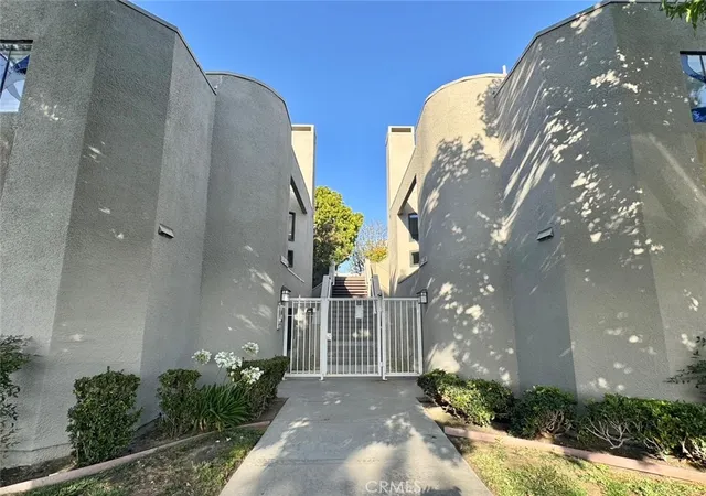 Homes for sale in Seal Beach, CA | 12476 Montecito Rd #5, Seal Beach, CA 90740 | MLS# OC26119670