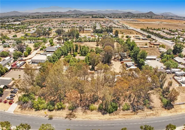 Photo 4 of Single family home for sale at 30925 Old Windmill Rd, Menifee, CA 92584 | MLS# PW26119538 | Listing updated on 2026-06-09
