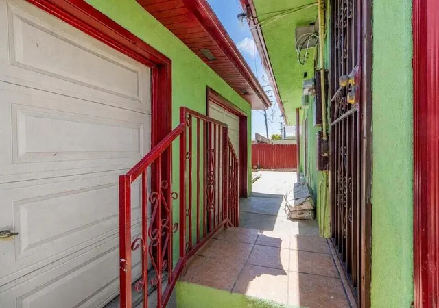 28th image of 2930 W Florence Ave, Los Angeles, CA 90043 | MLS# 219148690DA
