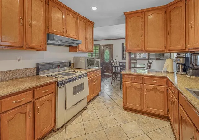 3rd image of 2930 W Florence Ave, Los Angeles, CA 90043 | MLS# 219148690DA