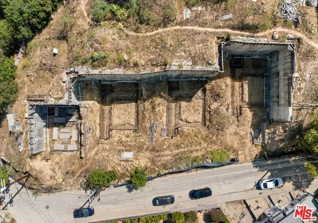 2nd image of 2350 N Lake Shore Ave, Los Angeles, CA 90039 | MLS# 26841867