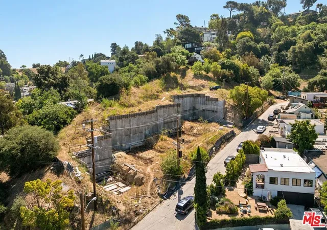 4th image of 2350 N Lake Shore Ave, Los Angeles, CA 90039 | MLS# 26841867