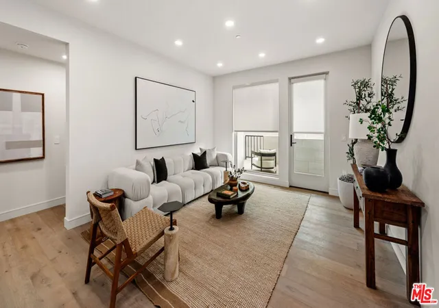 Photo 3 of Condo for sale at 505 S Barrington Ave #208, Los Angeles, CA 90049 | MLS# 26842051 | Listing updated on 2026-09-25