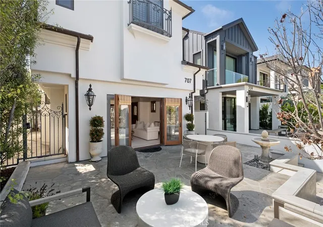 Homes for sale in Corona Del Mar, CA | 707 Larkspur Ave, Corona Del Mar, CA 92625 | MLS# NP26118292