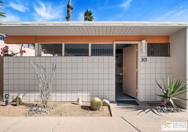 3rd image of 1111 E Palm Canyon Dr #301, Palm Springs, CA 92264 | MLS# 26663071PS