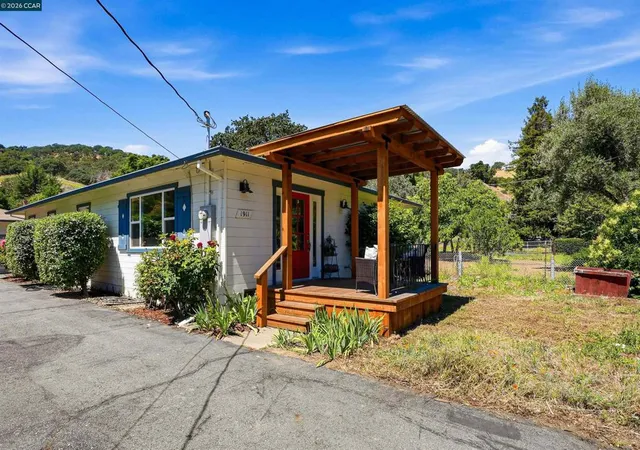 Homes for sale in Martinez, CA | 1911 Franklin Canyon Rd, Martinez, CA 94553 | MLS# 41136899