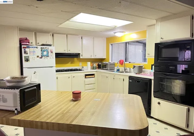 2nd image of 1345 Chelsea Way, Hayward, CA 94544 | MLS# 41136901