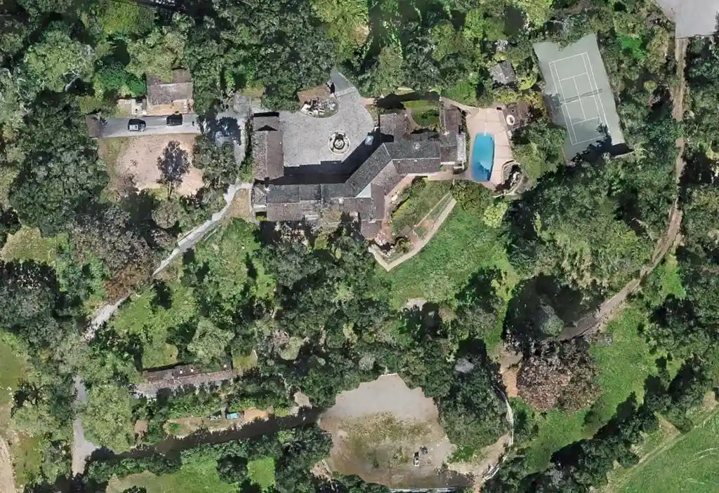 Photo 1 of Mansion for sale at 389 Moore Rd, Woodside, CA 94062 | MLS# ML82045810 | Listing updated on 2026-10-26