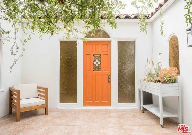 2nd image of 935 Venezia Ave, Venice, CA 90291 | MLS# 26835373