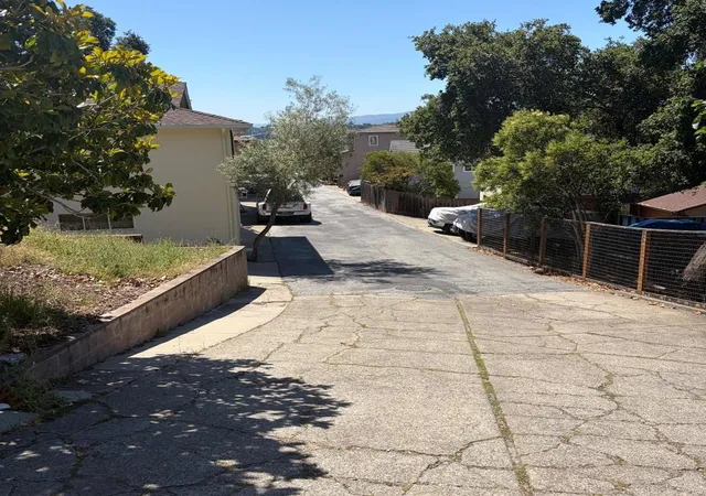 3rd image of 34 Cottage Ln, San Carlos, CA 94070 | MLS# ML82049507