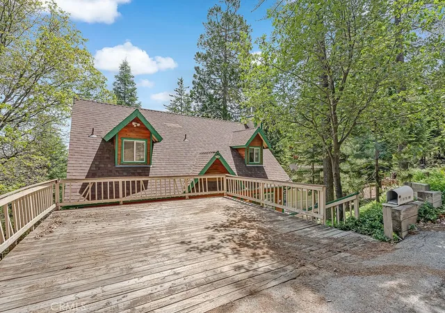 Photo 2 of Single family home for sale at 318 Old Toll Rd, Lake Arrowhead, CA 92352 | MLS# OC26116655 | Listing updated on 2026-10-07