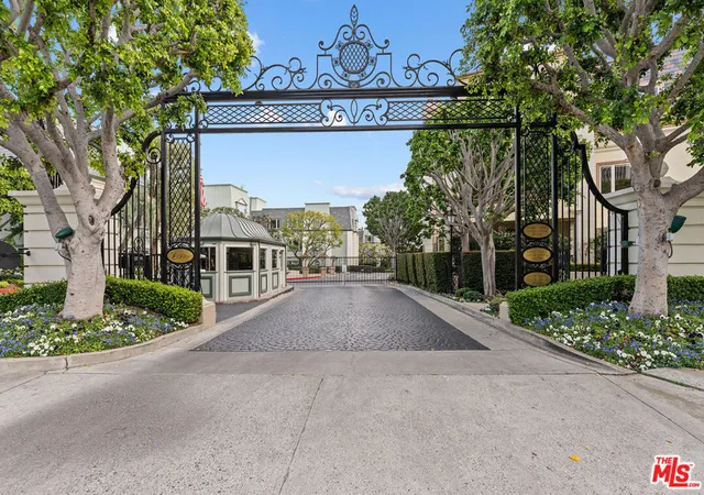 37th image of 10124 Empyrean Wy #203, Los Angeles, CA 90067 | MLS# 26840903