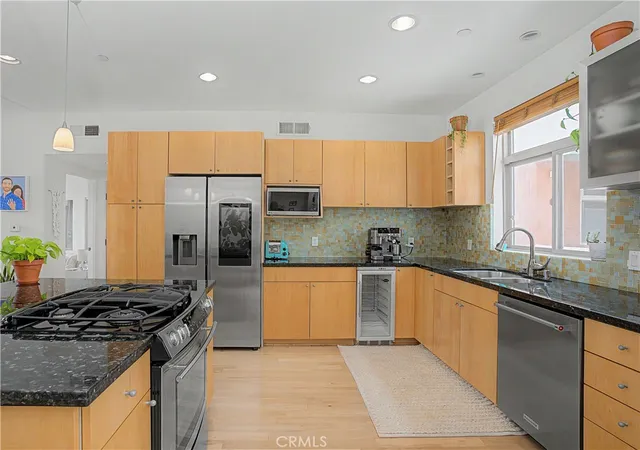 5th image of 1225 E Grand #D, El Segundo, CA 90245 | MLS# SB26118553