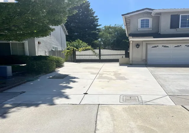 Homes for sale in Manteca, CA | 1058 Junction Dr, Manteca, CA 95337 | MLS# 41136920