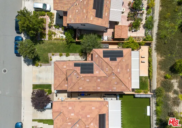 Photo 3 of Single family home for sale at 19850 Holly Dr, Santa Clarita, CA 91350 | MLS# 26842201 | Listing updated on 2026-10-05