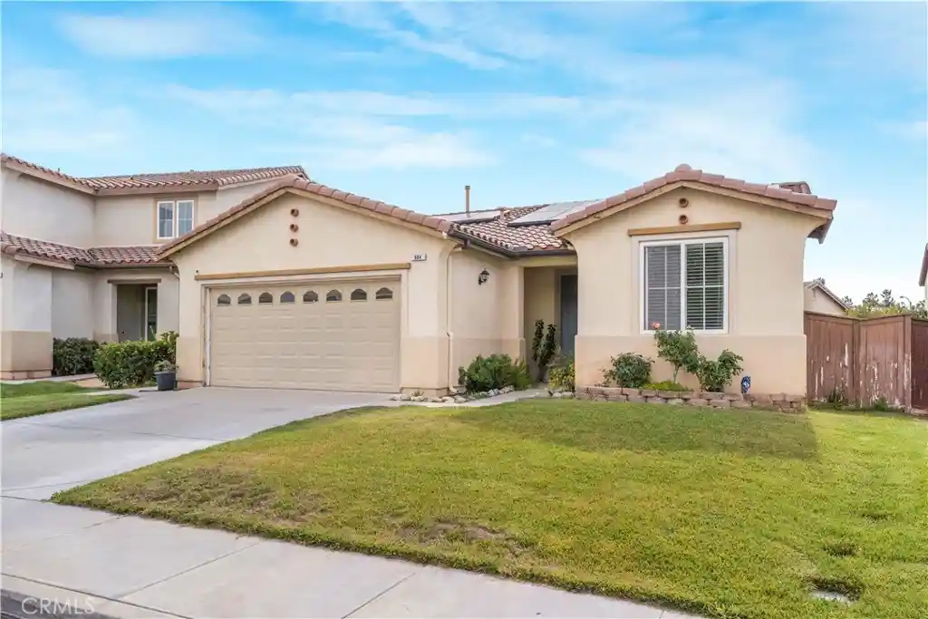 Photo 1 of Sale Pending at 984 Queen Annes, Beaumont, CA 92223 | MLS# DW26120076 | Listing updated on 2026-10-13