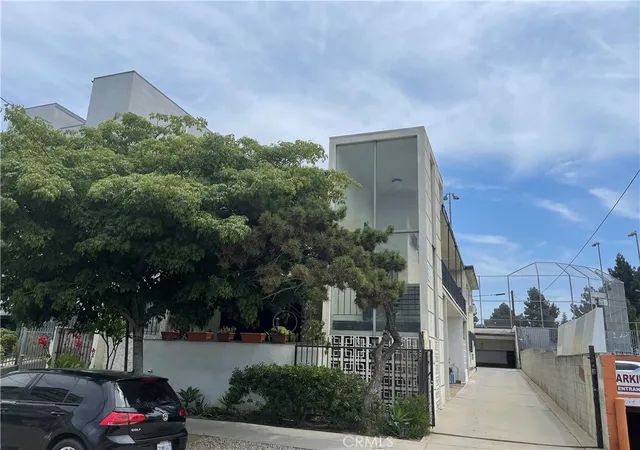 1st image of 978 S Ardmore Ave, Los Angeles, CA 90006 | MLS# AR26120331