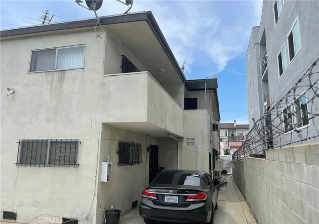 5th image of 978 S Ardmore Ave, Los Angeles, CA 90006 | MLS# AR26120331