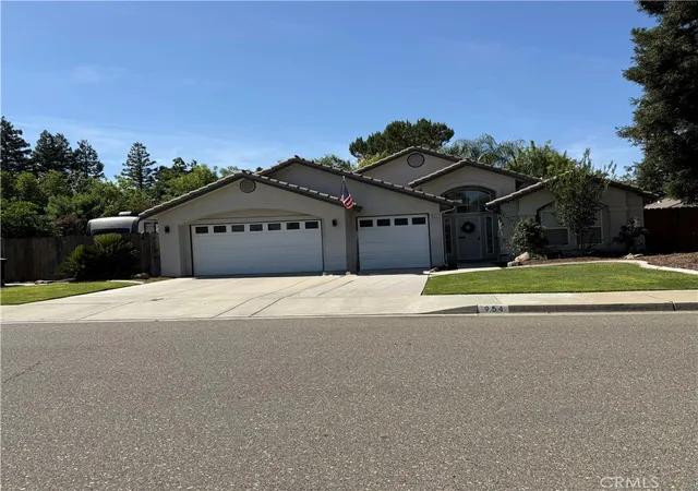 Homes for sale in Chowchilla, CA | 954 Calaveras, Chowchilla, CA 93610 | MLS# MC26120317