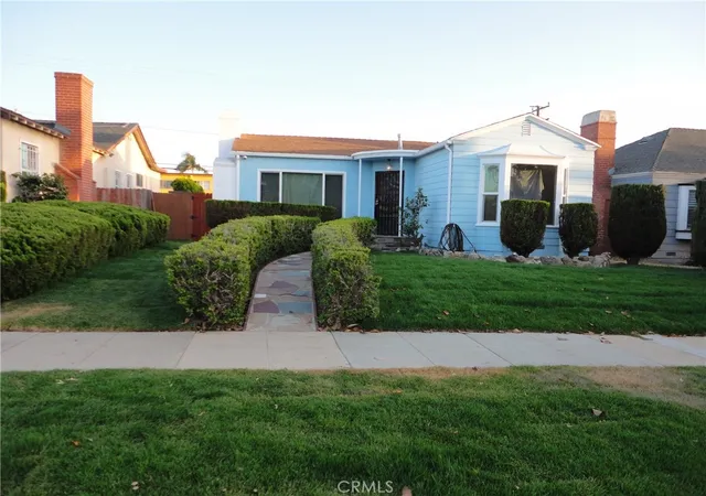 Photo 1 of Single family home for sale at 404 W Hillsdale St, Inglewood, CA 90302 | MLS# IN26120226 | Listing updated on 2026-09-26