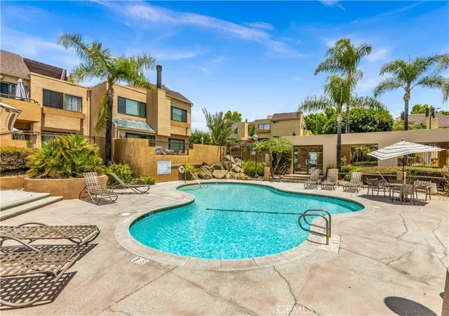 2nd image of 25761 Le Parc, Lake Forest, CA 92630