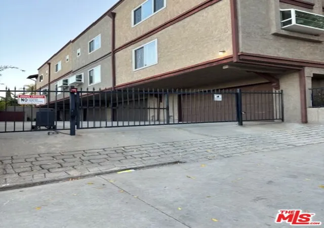 1st image of 720 Waterloo St #4, Los Angeles, CA 90026 | MLS# 26842267