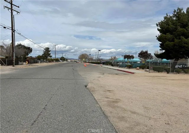 4th image of 0 Glendale Ave, Hesperia, CA 92345 | MLS# HD26120516