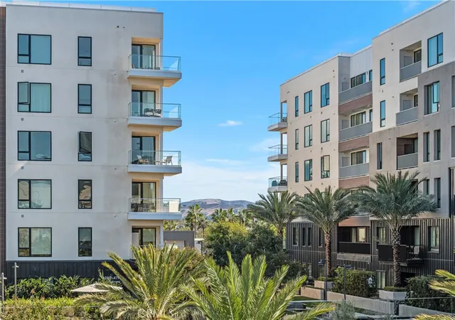 Homes for sale in Irvine, CA | 21 Gramercy, Irvine, CA 92612 | Houzeo