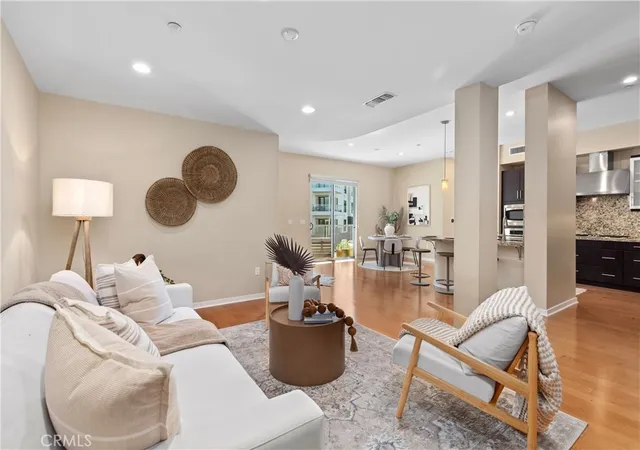 3rd image of 21 Gramercy #312, Irvine, CA 92612 | MLS# PW26120527