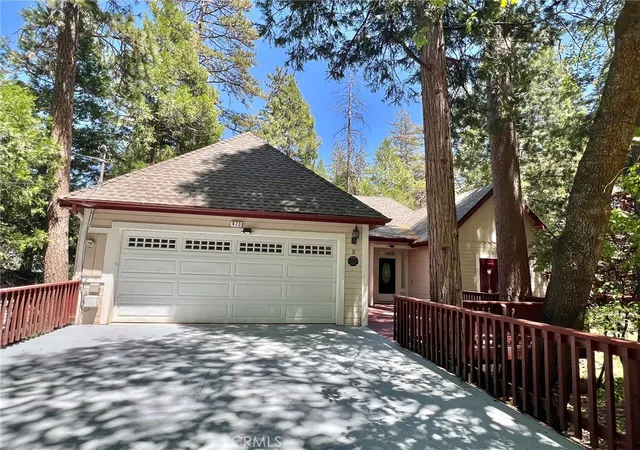 Photo 3 of Single family home for sale at 473 Annandale Dr, Lake Arrowhead, CA 92352 | MLS# IG26120514 | Listing updated on 2026-09-05