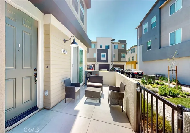 3rd image of 27131 Observation Ct, Stevenson Ranch, CA 91381 | MLS# SR26120595