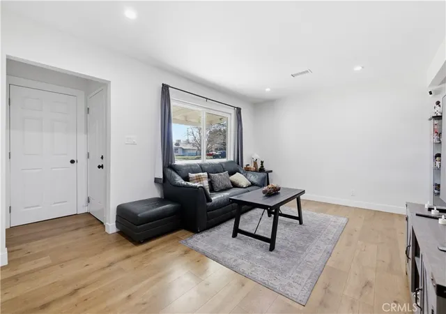 Photo 4 of Single family home for sale at 44335 Glenraven, Lancaster, CA 93535 | MLS# OC26120636 | Listing updated on 2026-07-06