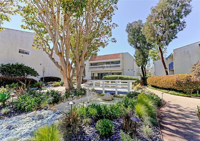 2nd image of 826 Camino Real, Redondo Beach, CA 90277