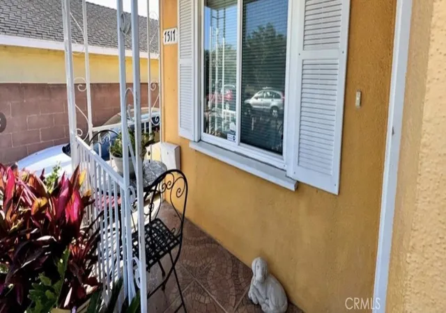 Photo 4 of Single family home for sale at 7517 N Ontario St, Burbank, CA 91504 | MLS# SR26118422 | Listing updated on 2026-06-04