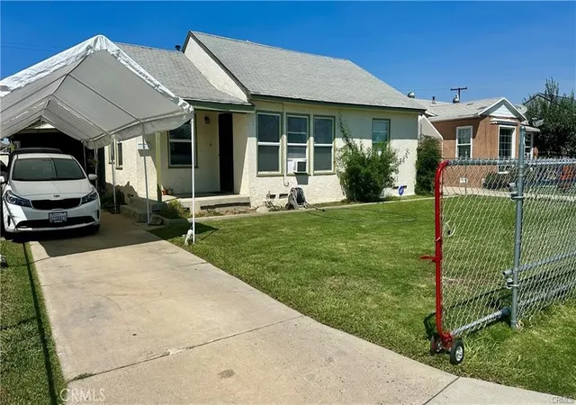 3rd image of 1405 Chester Ave, Bakersfield, CA 93304 | MLS# SR26118332