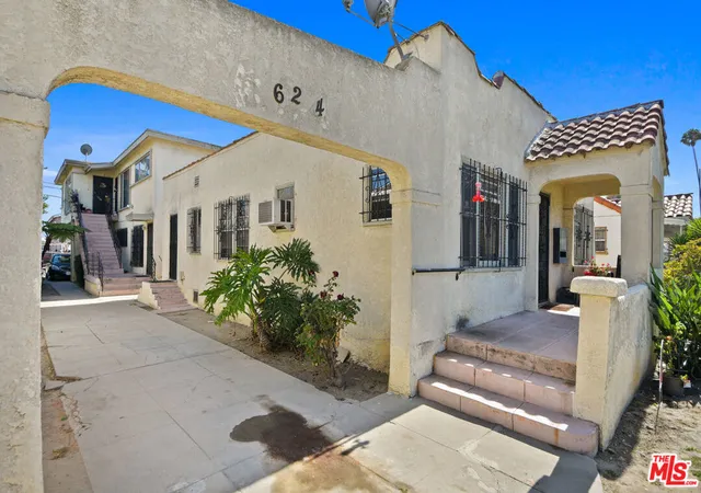 2nd image of 624 E 84th St, Los Angeles, CA 90001 | MLS# 26837417