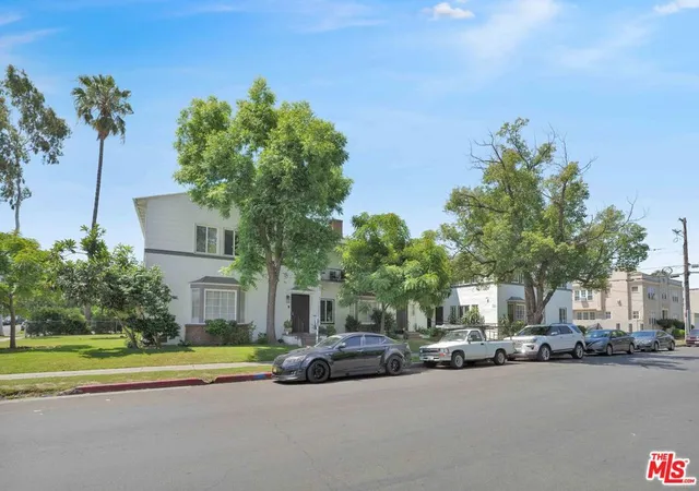 2nd image of 2442 W 18th St, Los Angeles, CA 90019 | MLS# 26840475