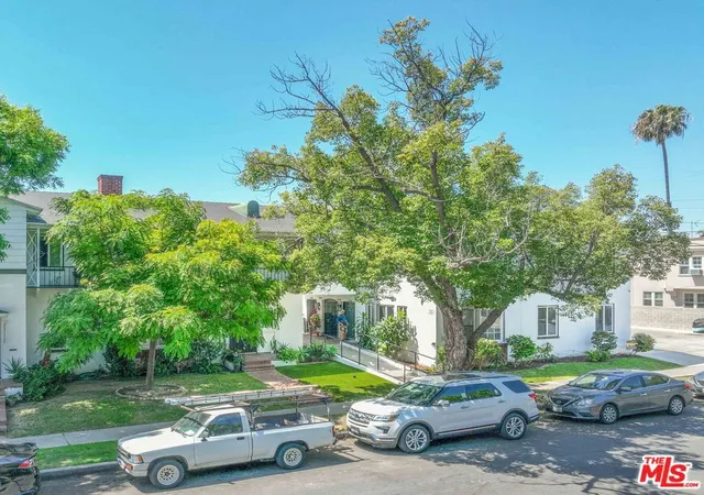 3rd image of 2442 W 18Th St, Los Angeles, CA 90019 | MLS# 26840475
