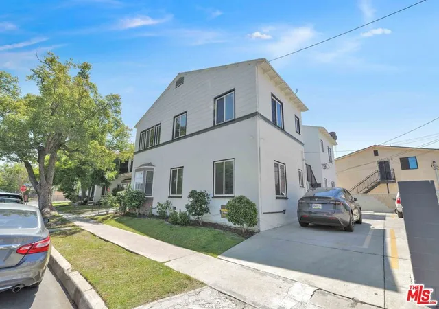 5th image of 2442 W 18Th St, Los Angeles, CA 90019 | MLS# 26840475