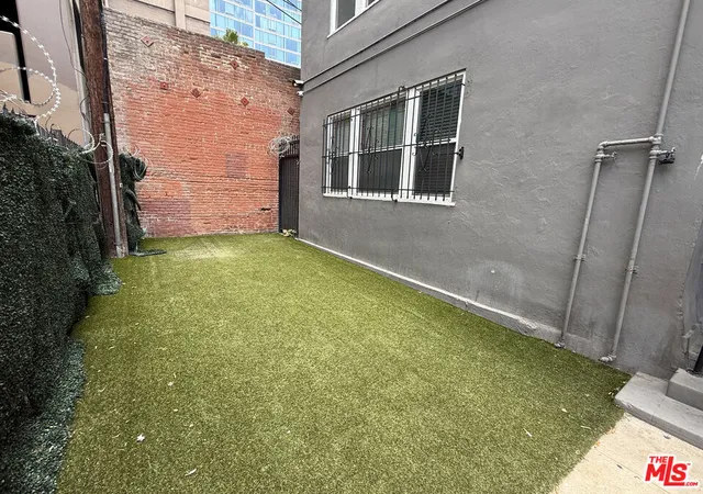 18th image of 681 Shatto Pl, Los Angeles, CA 90005 | MLS# 26839817