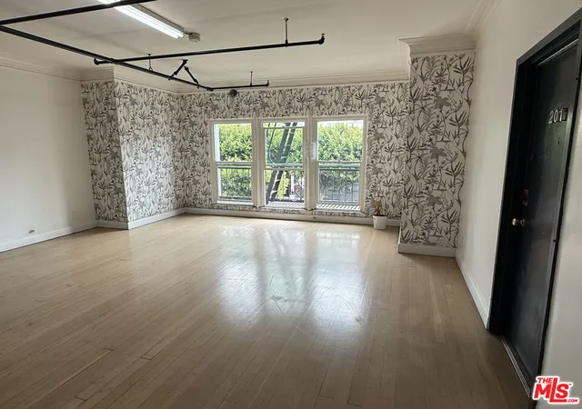 5th image of 681 Shatto Pl, Los Angeles, CA 90005 | MLS# 26839817